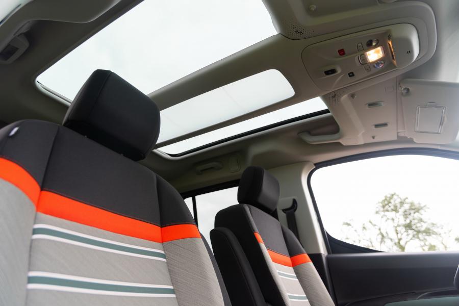 Интерьер Citroen Berlingo Multispace XTR 2018 года  (фото 30 из 41)